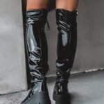 Kozaki lakierowane na grubej podeszwie Rock Suro czarne