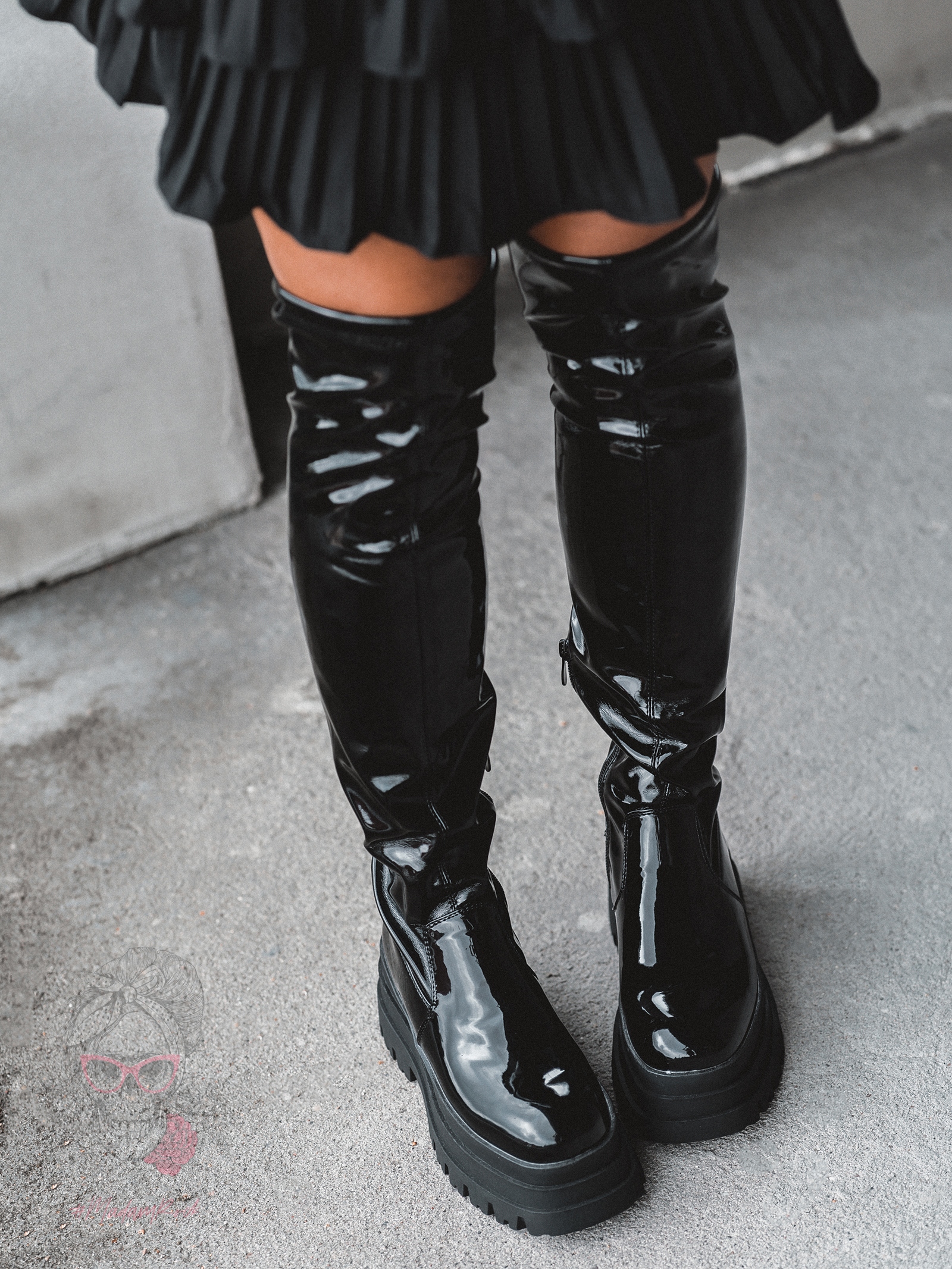 Kozaki lakierowane na grubej podeszwie Rock Suro czarne Kozaki lakierowane na grubej podeszwie Rock Suro czarne