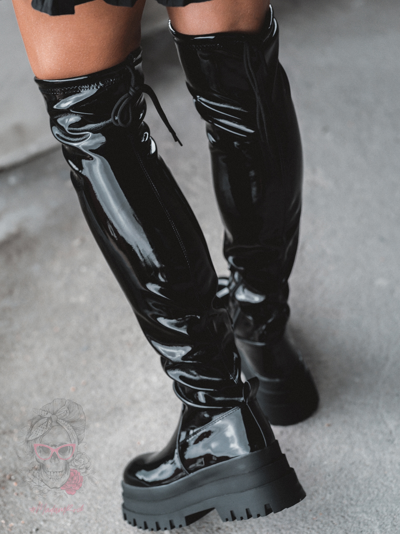 Kozaki lakierowane na grubej podeszwie Rock Suro czarne Kozaki lakierowane na grubej podeszwie Rock Suro czarne