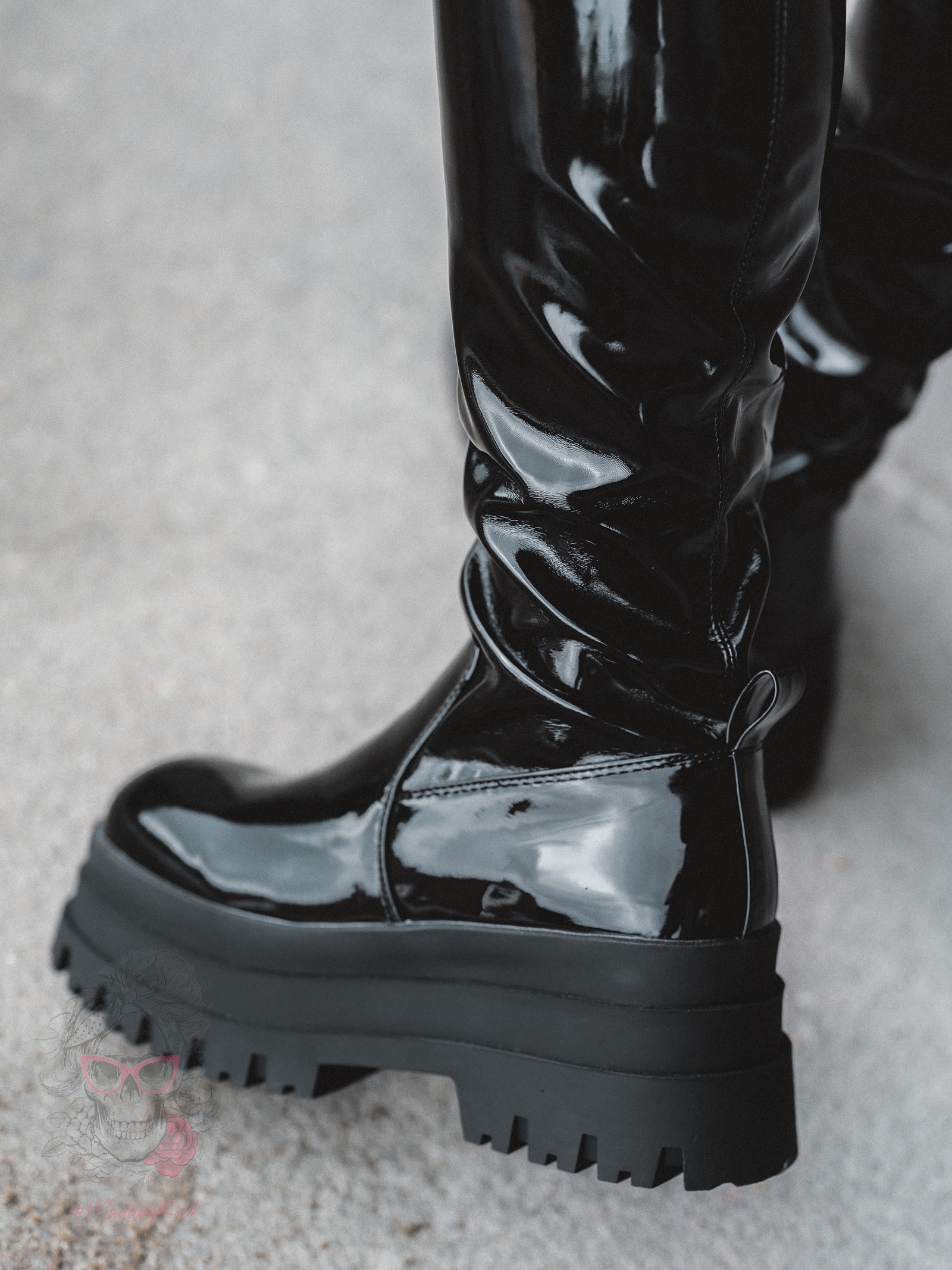 Kozaki lakierowane na grubej podeszwie Rock Suro czarne Kozaki lakierowane na grubej podeszwie Rock Suro czarne