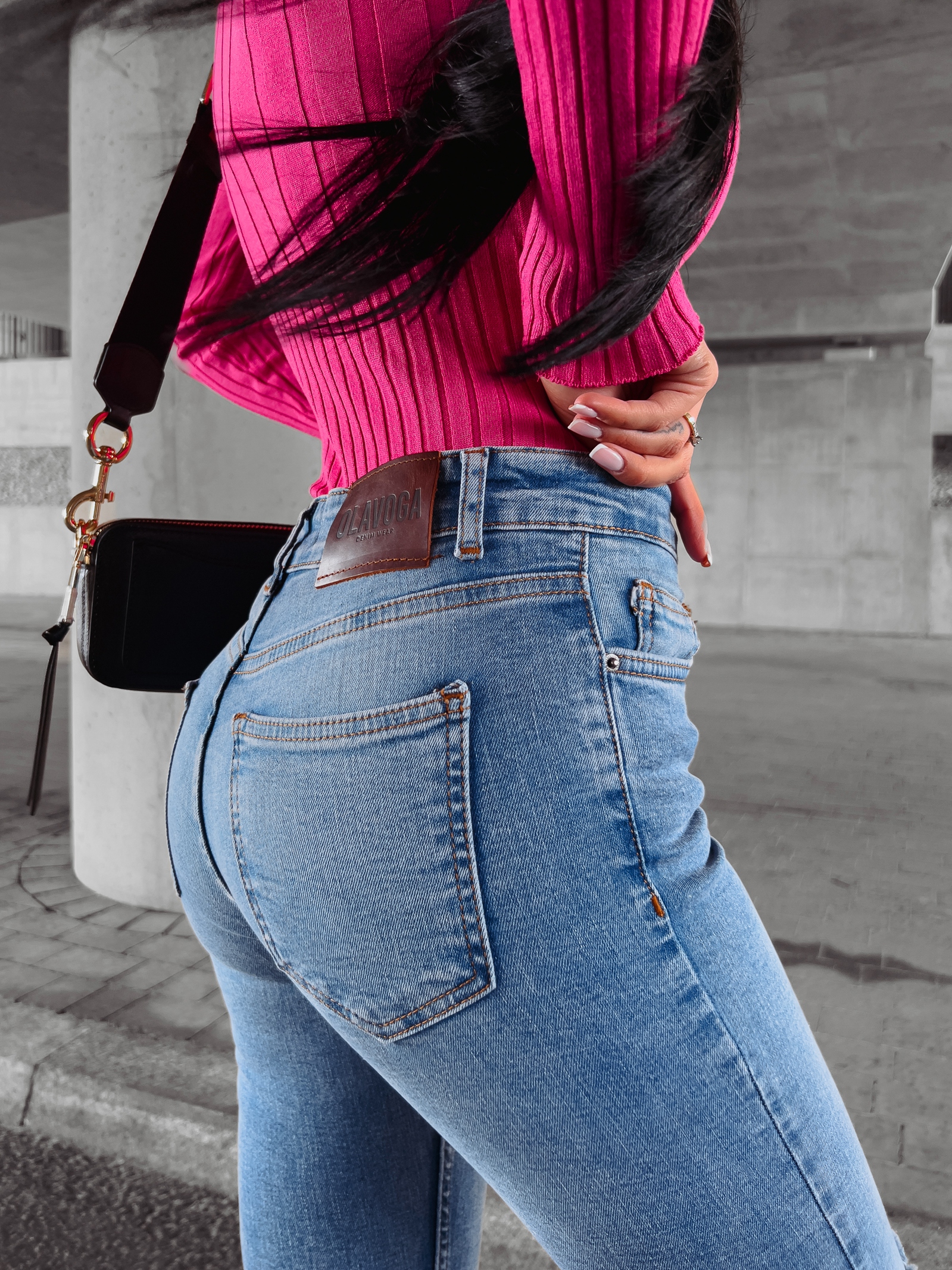 Spodnie slim fit damskie ARIEL OLAVOGA niebieskie