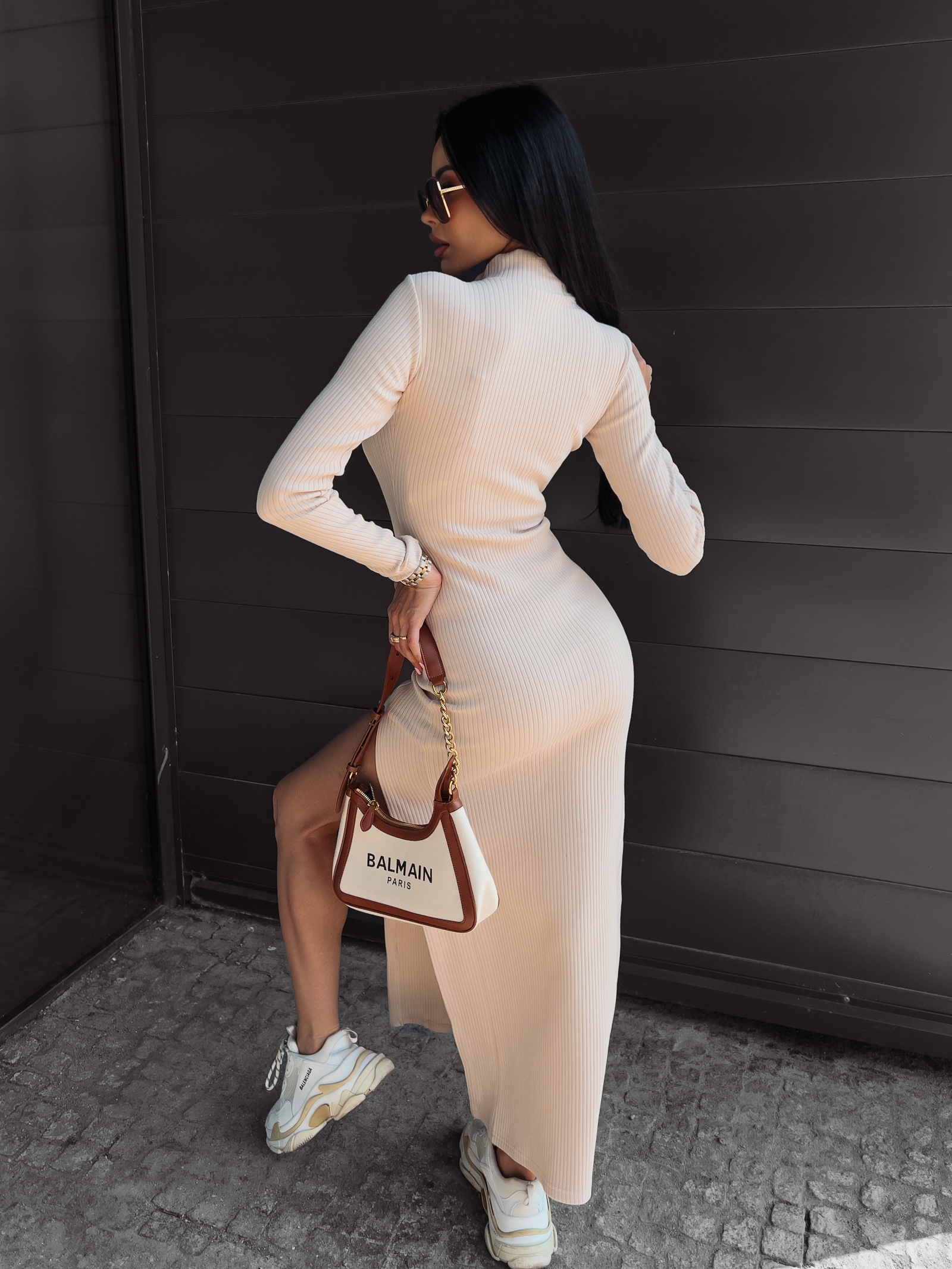 Sukienka dzianinowa z rozcięciami JEWEL OLAVOGA beżowa Sukienka dzianinowa z rozcięciami JEWEL OLAVOGA beżowa