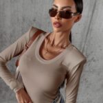 Bluzka dopasowana basic ADELL OLAVOGA beżowa