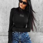 Bluzka basic dopasowana SELMA OLAVOGA czarna