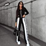 PRZEDSPRZEDAŻ Bluzka przylegająca QUEST OLAVOGA czarna