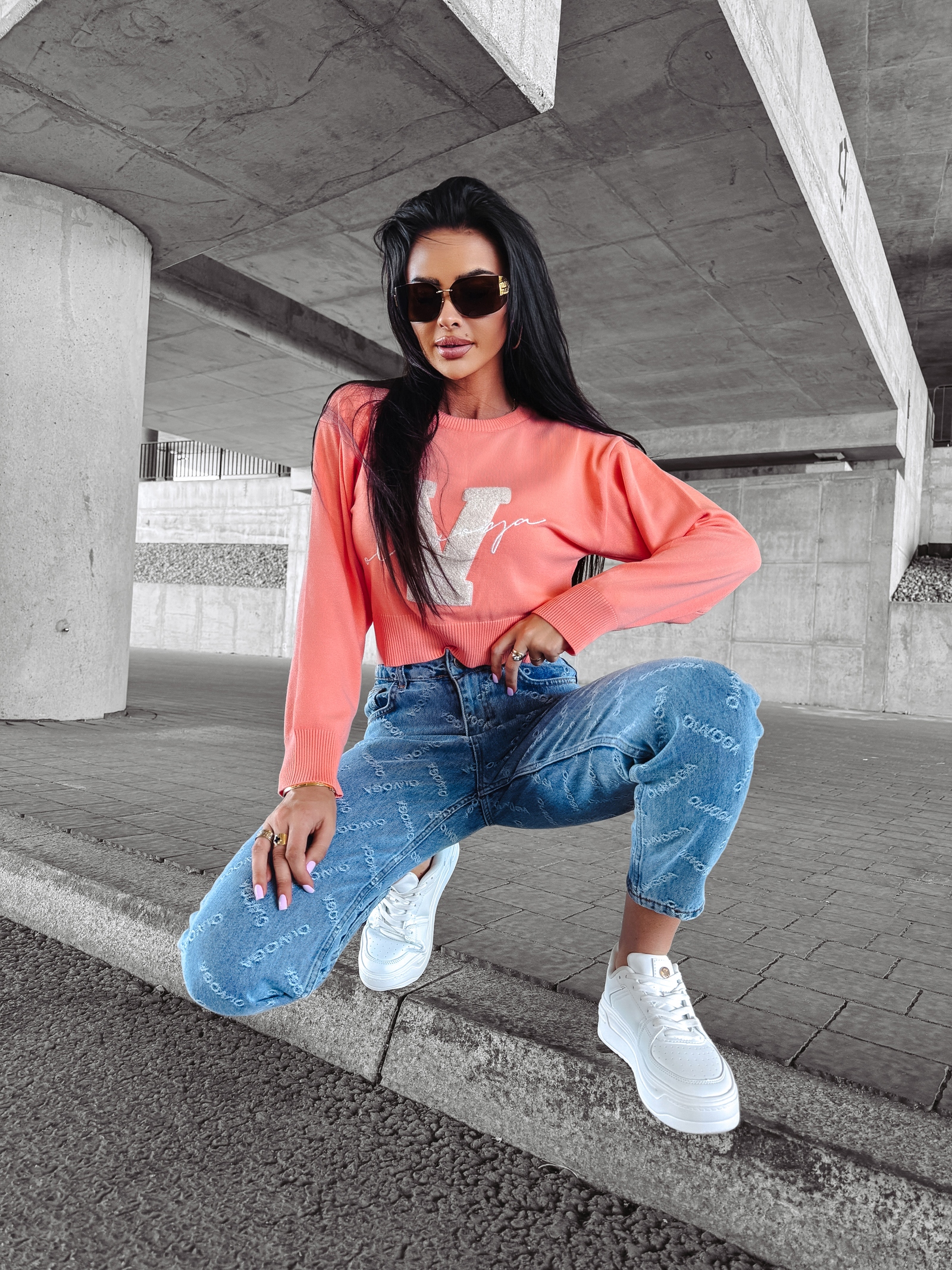 Sweter klasyczny VINDI OLAVOGA brzoskwiniowy