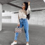 Sweter klasyczny VINDI OLAVOGA beżowy