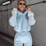 Dres damski welurowy HANDY OLAVOGA błękitny