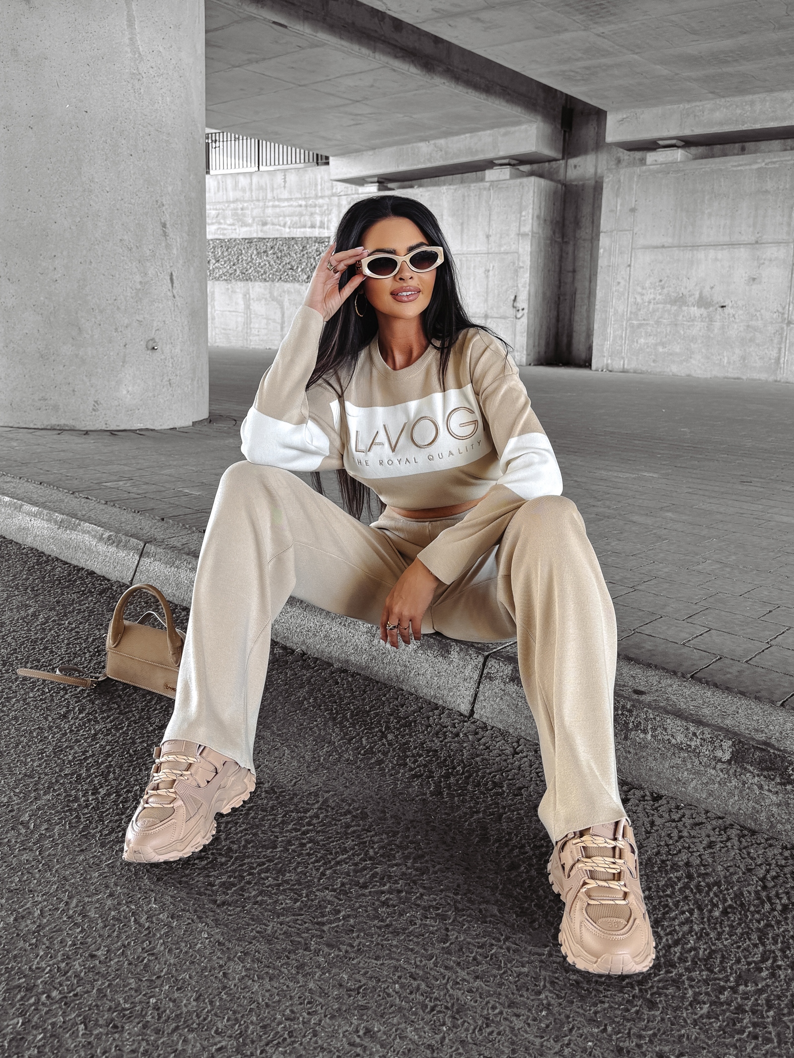 Komplet dres sportowy LUXFORM OLAVOGA beżowy Komplet dres sportowy LUXFORM OLAVOGA beżowy