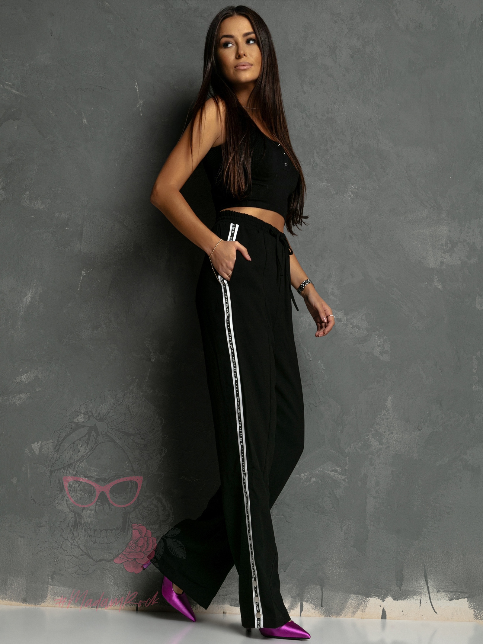 Spodnie z lampasem Sides czarne