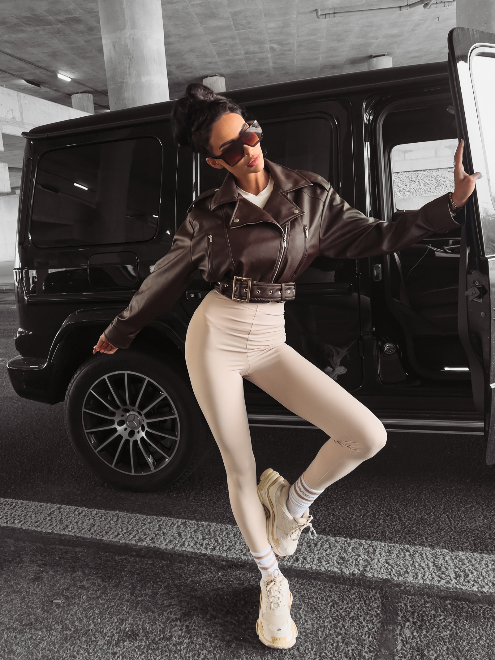 Kurtka ramoneska z ekoskóry CELESTIA OLAVOGA brązowa Kurtka ramoneska z ekoskóry CELESTIA OLAVOGA brązowa