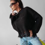 Sweter damski postrzępiony MILEY OLAVOGA czarny