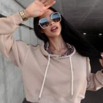 Bluza bawełniana z kapturem JULIE OLAVOGA beżowa