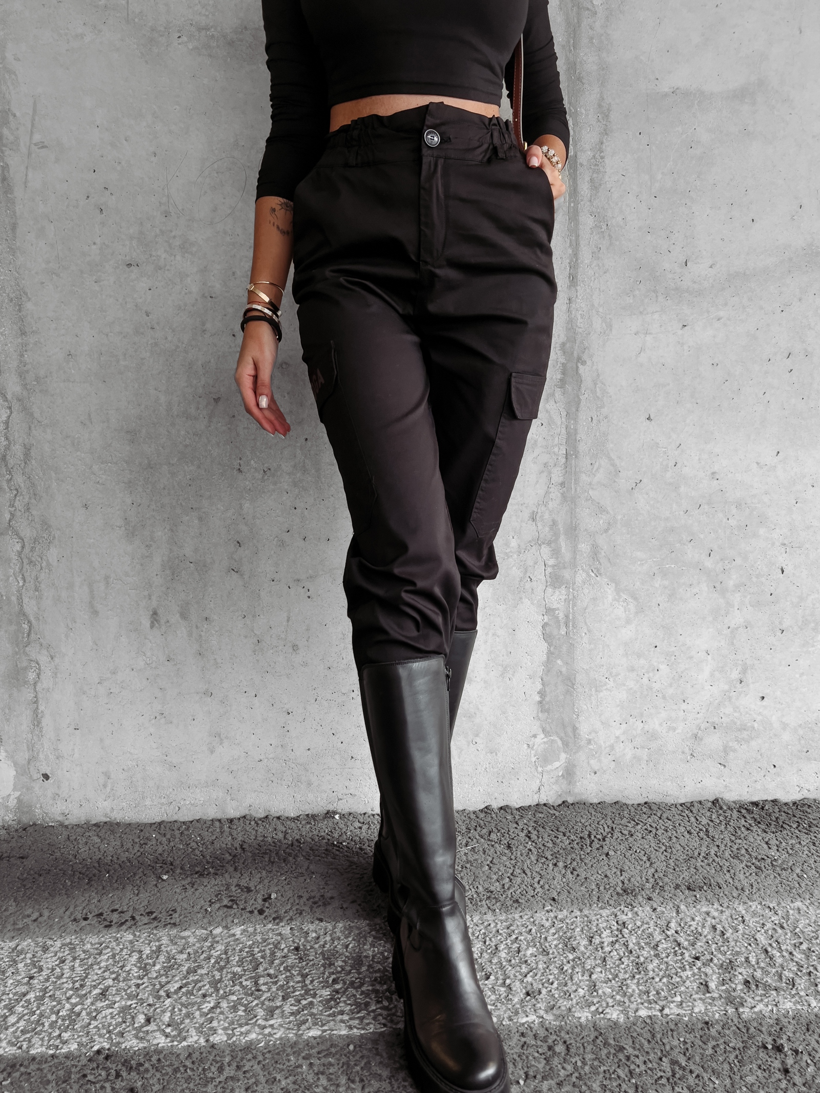 Spodnie cargo bawełniane ZELIA OLAVOGA czarne Spodnie cargo bawełniane ZELIA OLAVOGA czarne