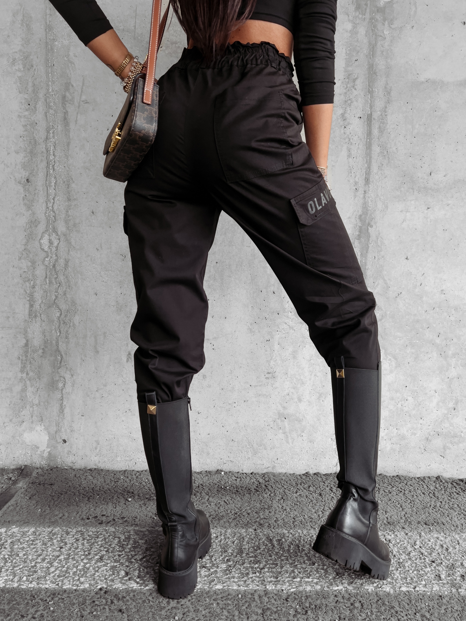 Spodnie cargo bawełniane ZELIA OLAVOGA czarne