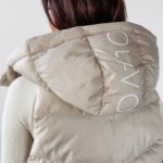 Kamizelka puchowa z kapturem BALI OLAVOGA beżowa