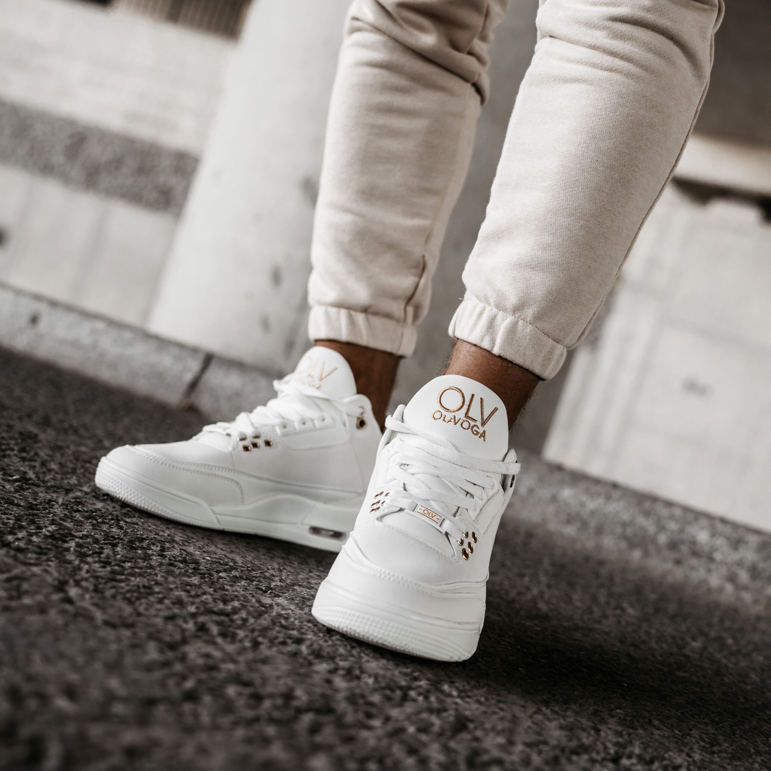 Sneakersy męskie z ekoskóry SPLENDOR OLAVOGA białe