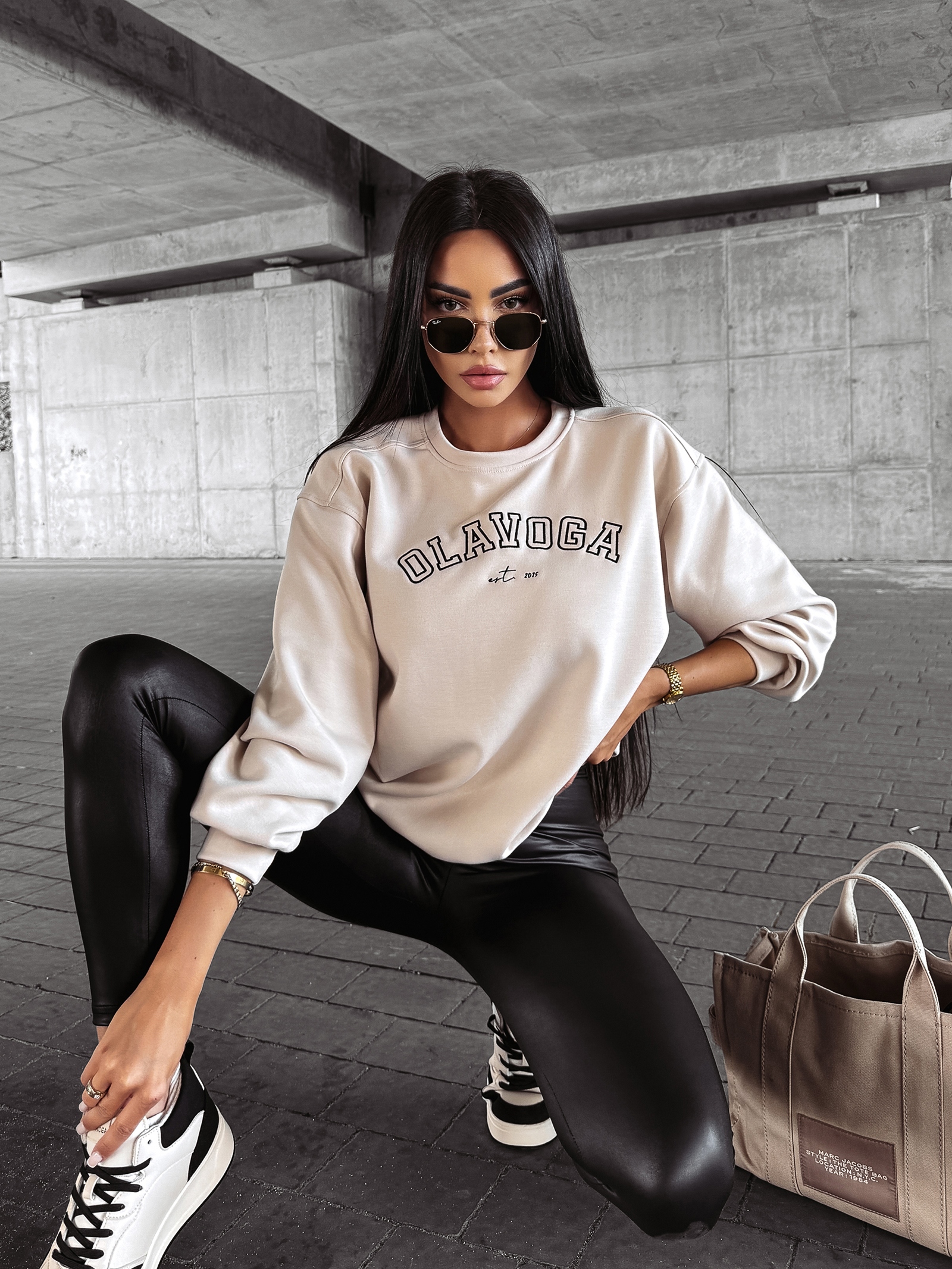 Bluza crewneck prosta FINESSE OLAVOGA beżowa