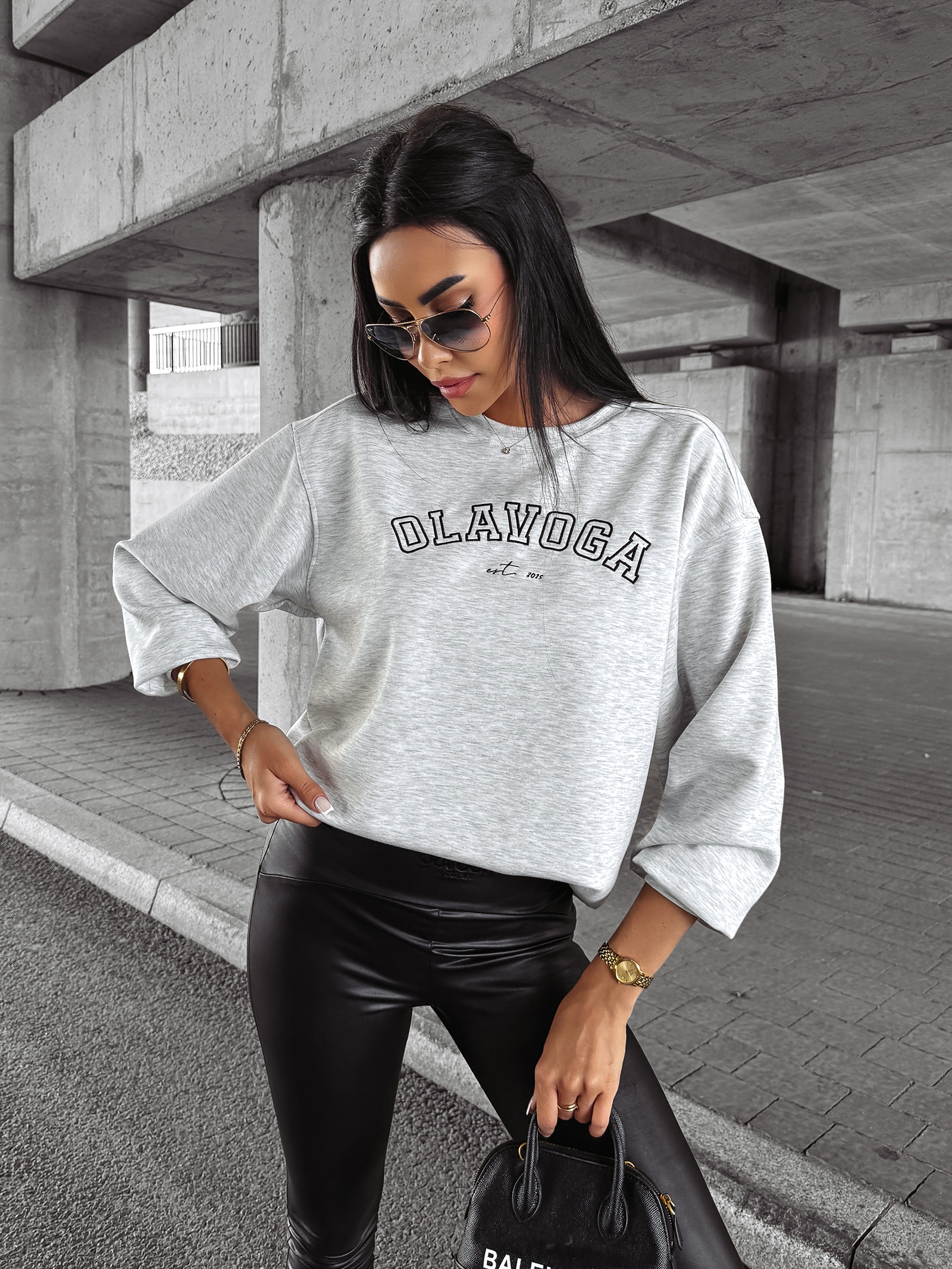 Bluza crewneck prosta FINESSE OLAVOGA szara Bluza crewneck prosta FINESSE OLAVOGA szara