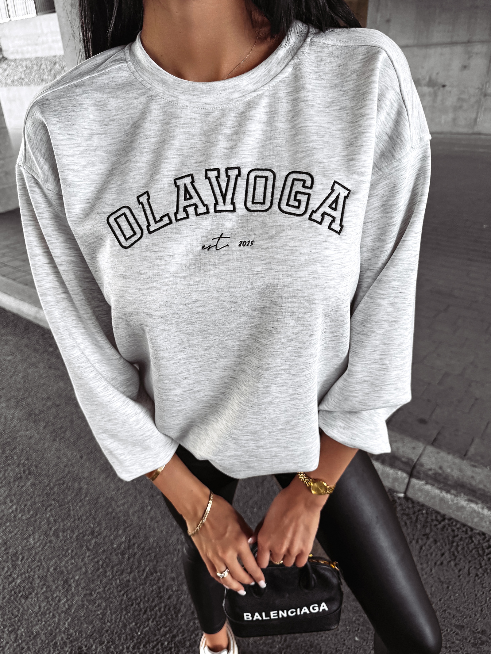Bluza crewneck prosta FINESSE OLAVOGA szara Bluza crewneck prosta FINESSE OLAVOGA szara