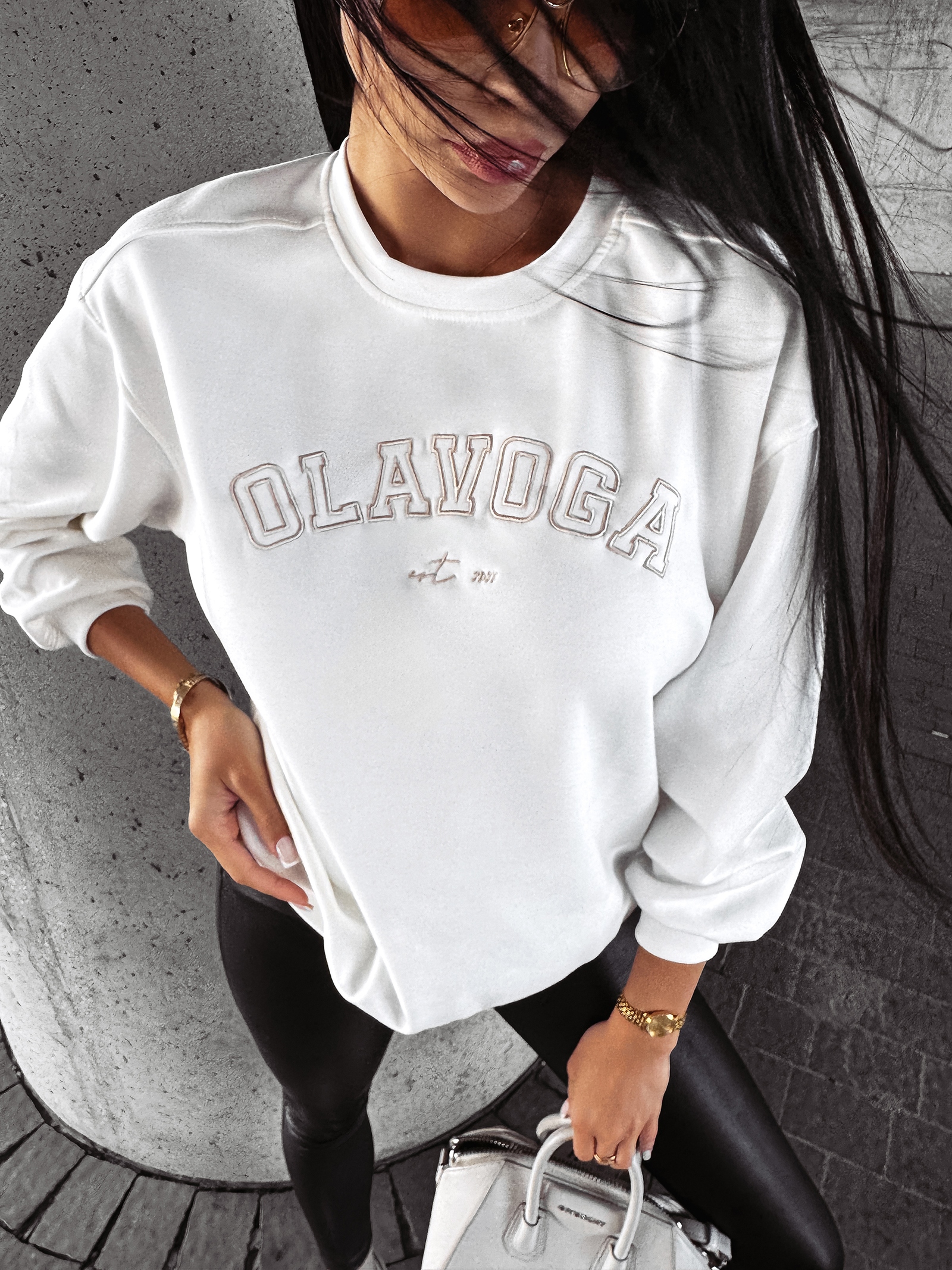 Bluza crewneck prosta FINESSE OLAVOGA ecru