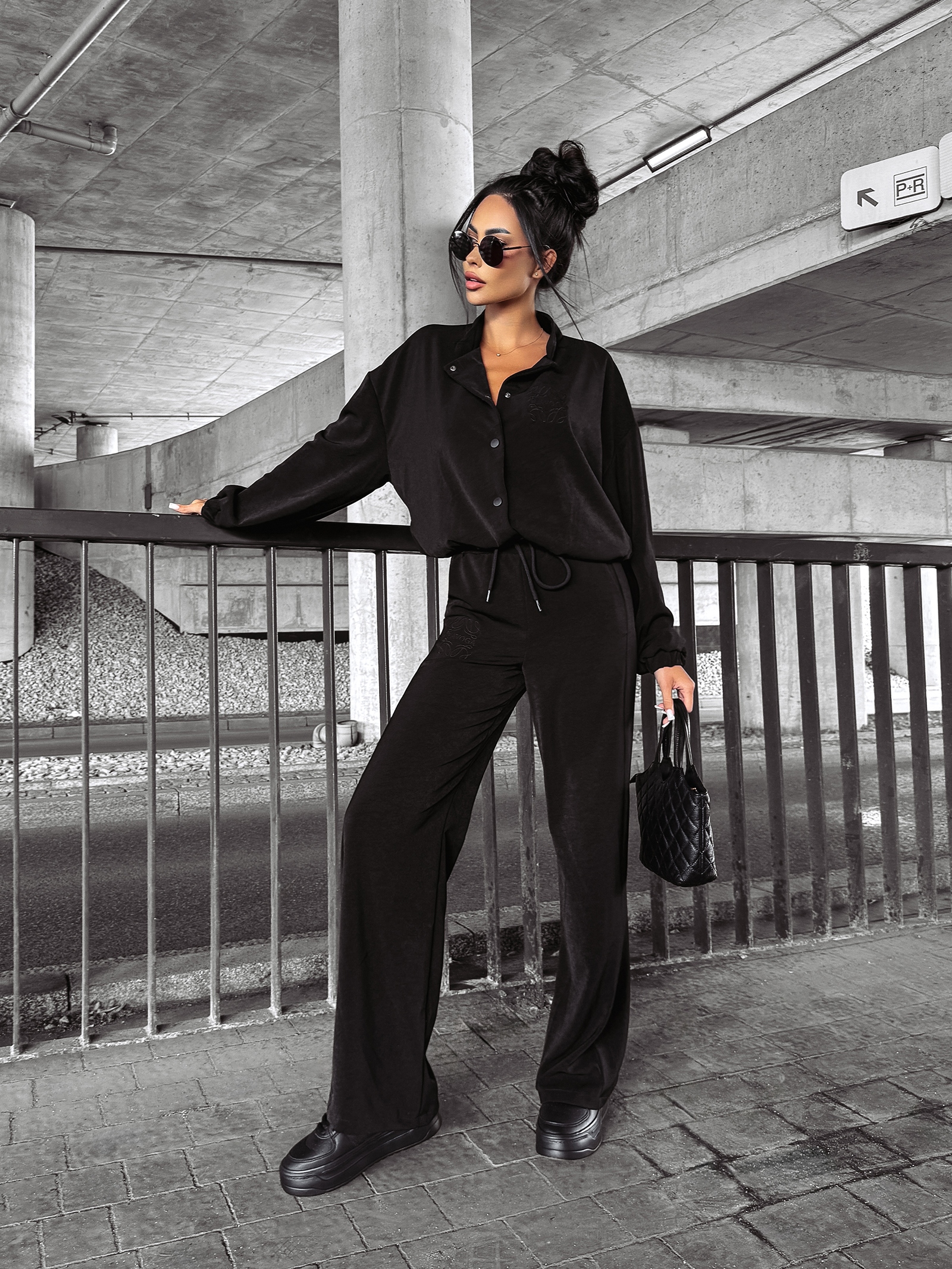 Komplet damski z bomberką SYDNEY OLAVOGA czarny