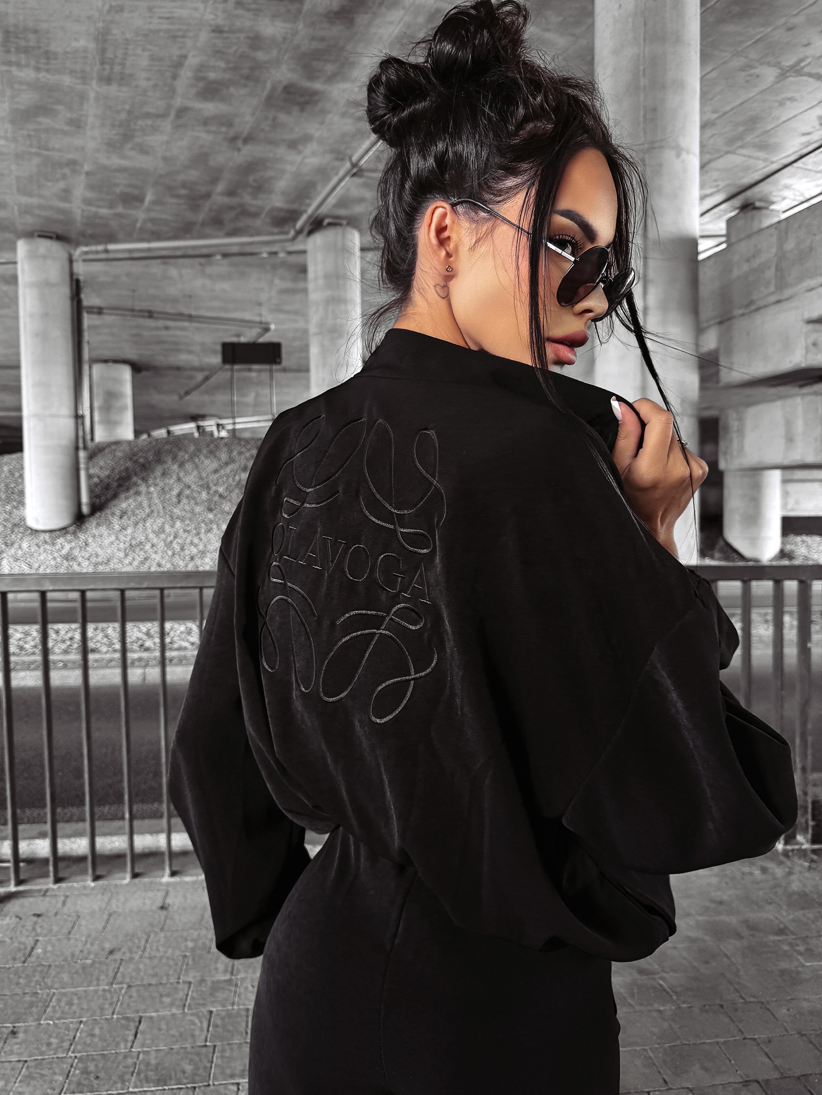 Komplet damski z bomberką SYDNEY OLAVOGA czarny