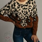 Sweterek w panterkę Detes czekoladowy