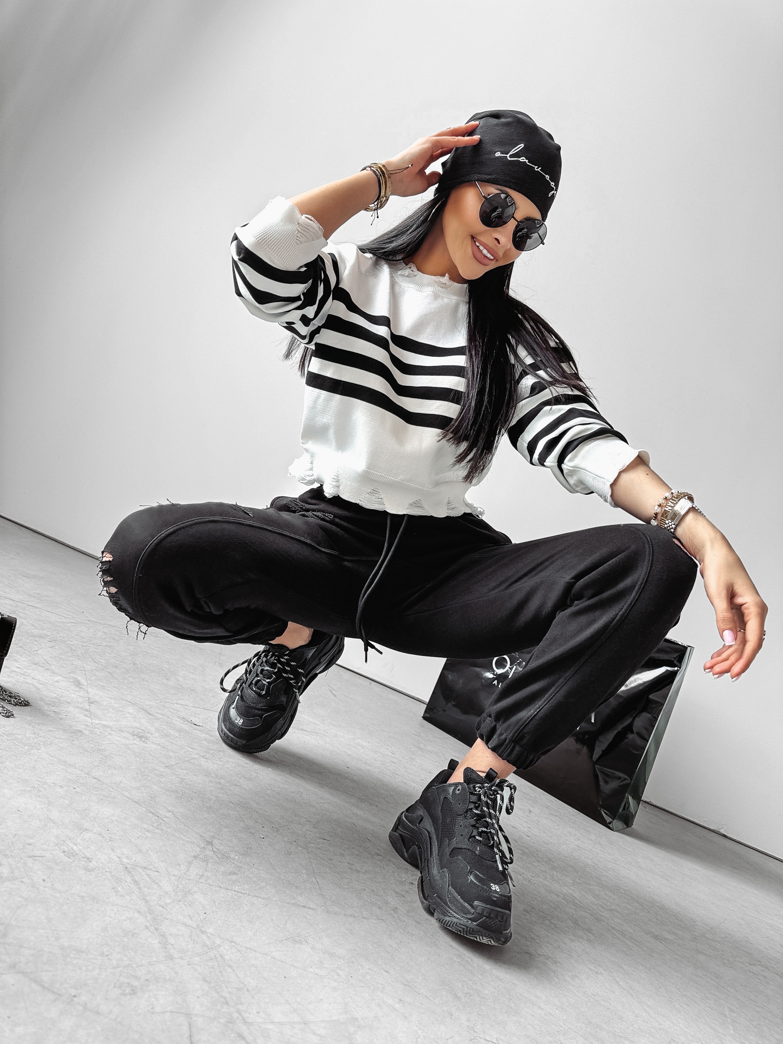 Sweter oversize REGA OLAVOGA ecru