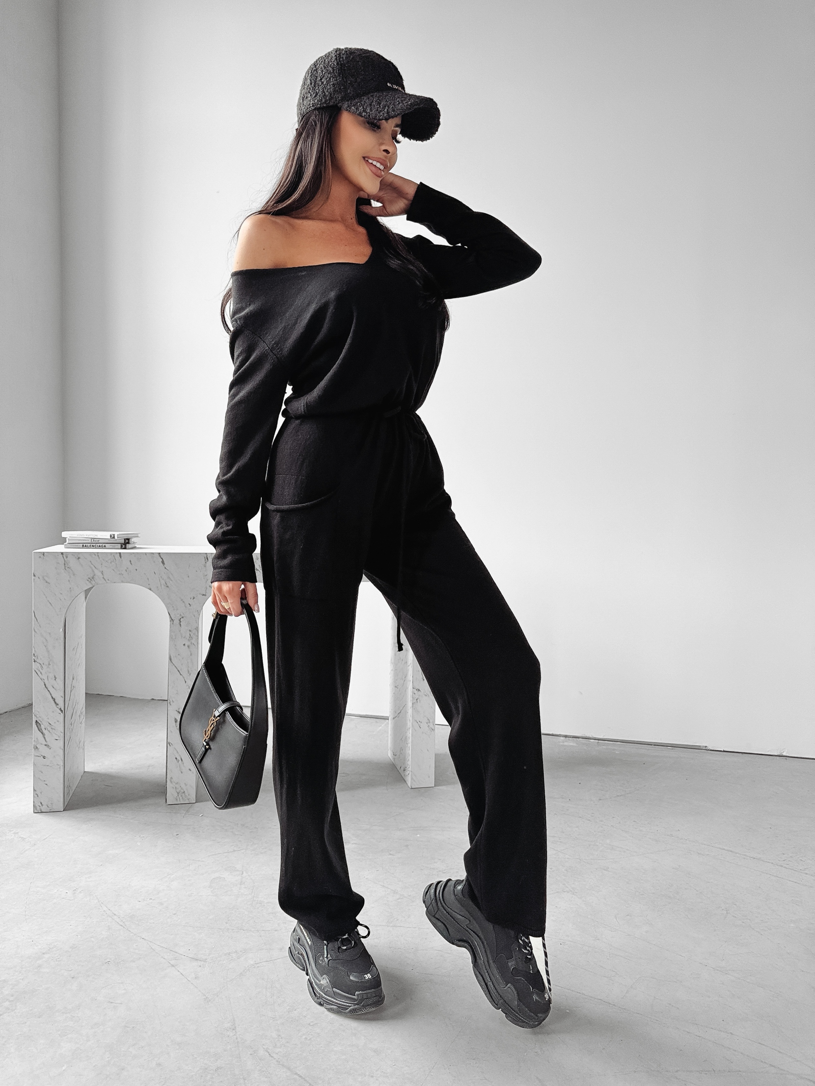 Kombinezon dzianinowy SHERRY OLAVOGA czarny Kombinezon dzianinowy SHERRY OLAVOGA czarny