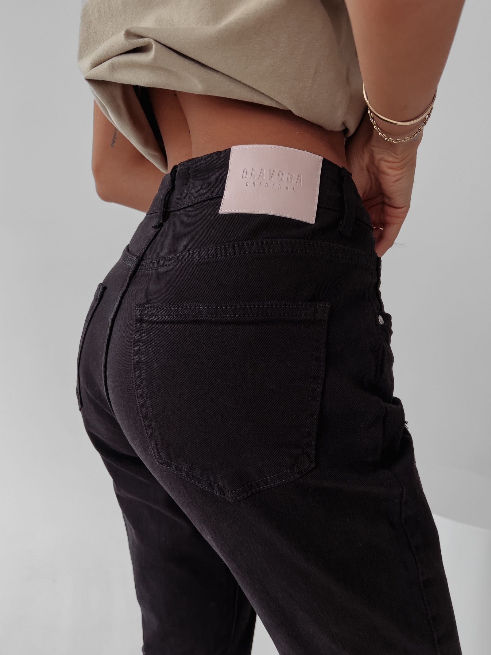 Spodnie jeansowe z efektem sprania RUBIS OLAVOGA czarne Spodnie jeansowe z efektem sprania RUBIS OLAVOGA czarne