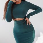 Sukienka z wycięciem MADELINE OLAVOGA butelkowa zieleń