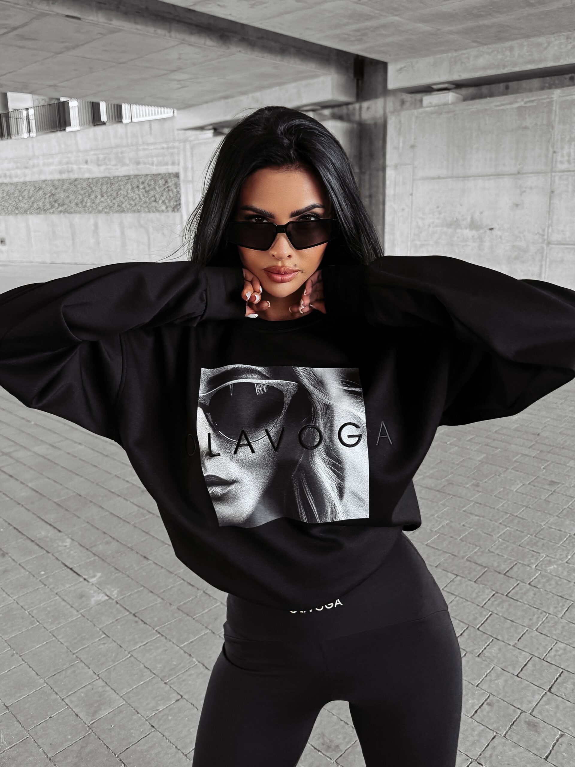 Bluza damska oversize MODESTO OLAVOGA czarna