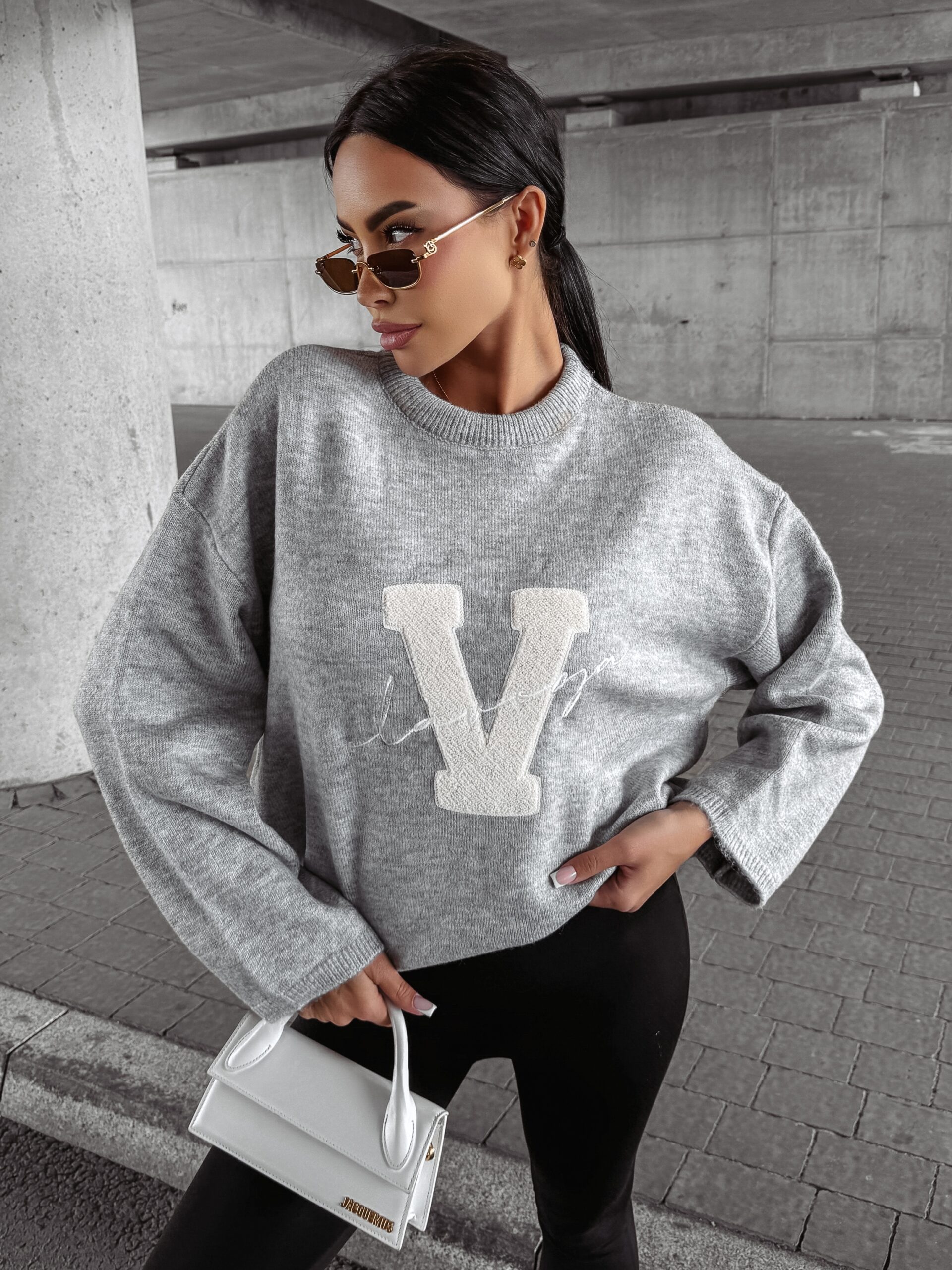 Sweter klasyczny VICI OLAVOGA szary