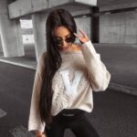 Sweter klasyczny VICI OLAVOGA beżowy