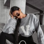 Sweter klasyczny VICI OLAVOGA szary