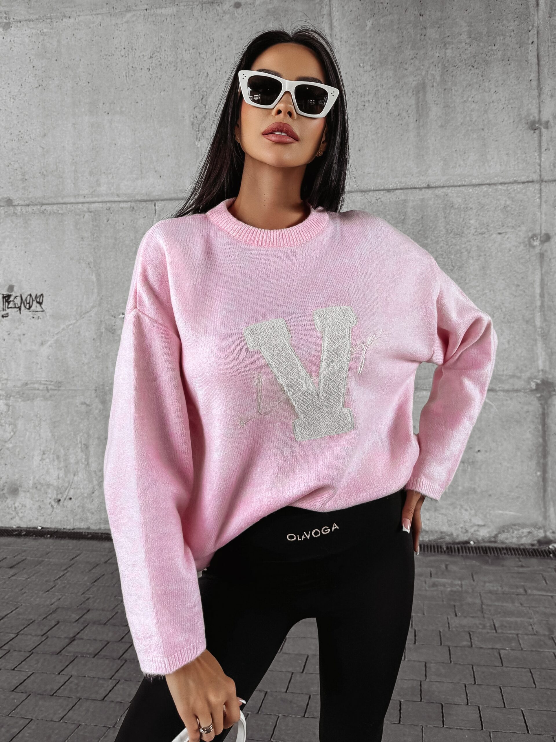 Sweter klasyczny VICI OLAVOGA pudrowy