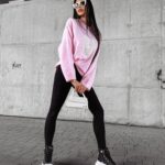 Sweter klasyczny VICI OLAVOGA pudrowy