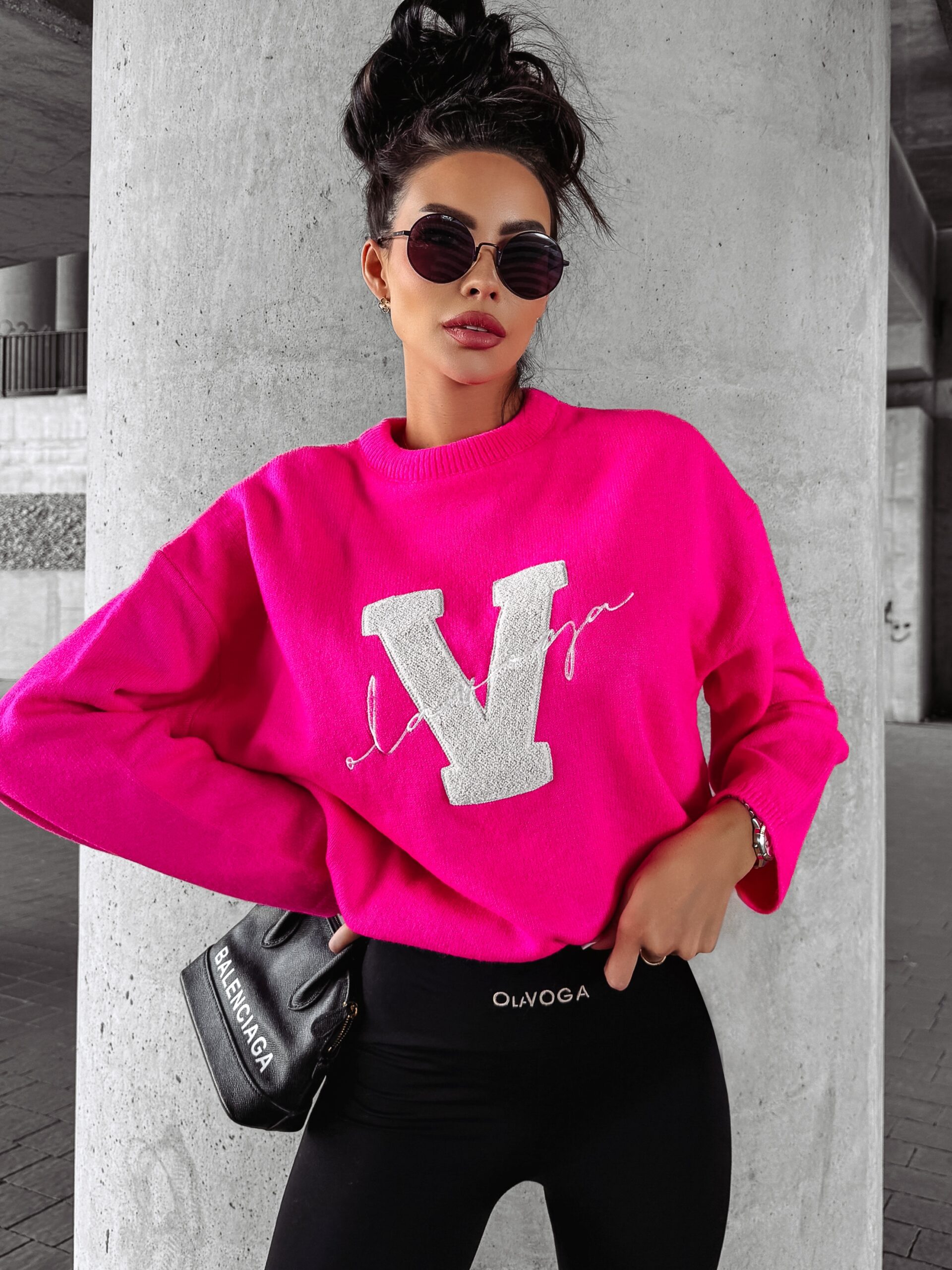 Sweter klasyczny VICI OLAVOGA różowy