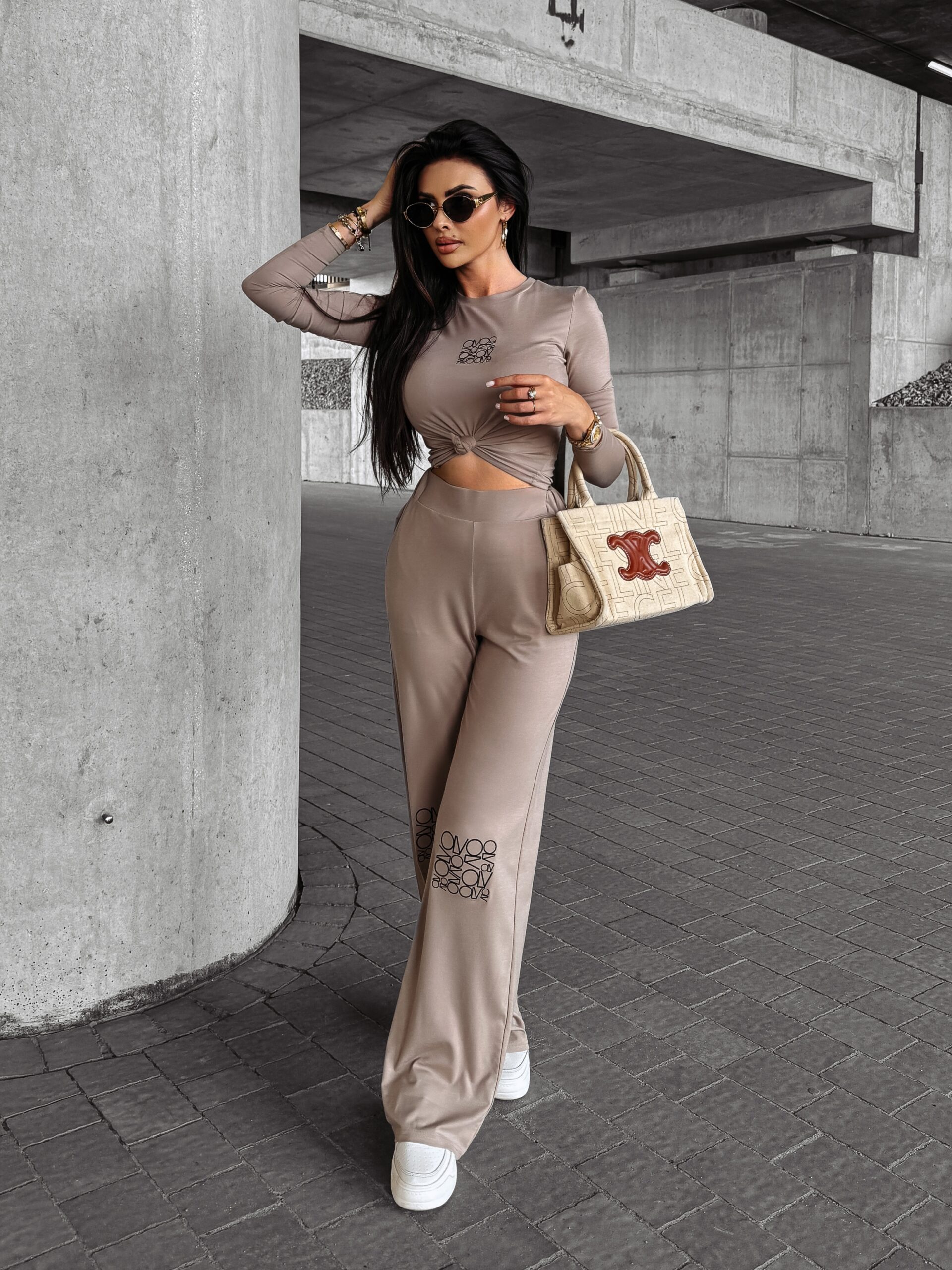 Komplet casualowy damski PALOMA OLAVOGA beżowy Komplet casualowy damski PALOMA OLAVOGA beżowy