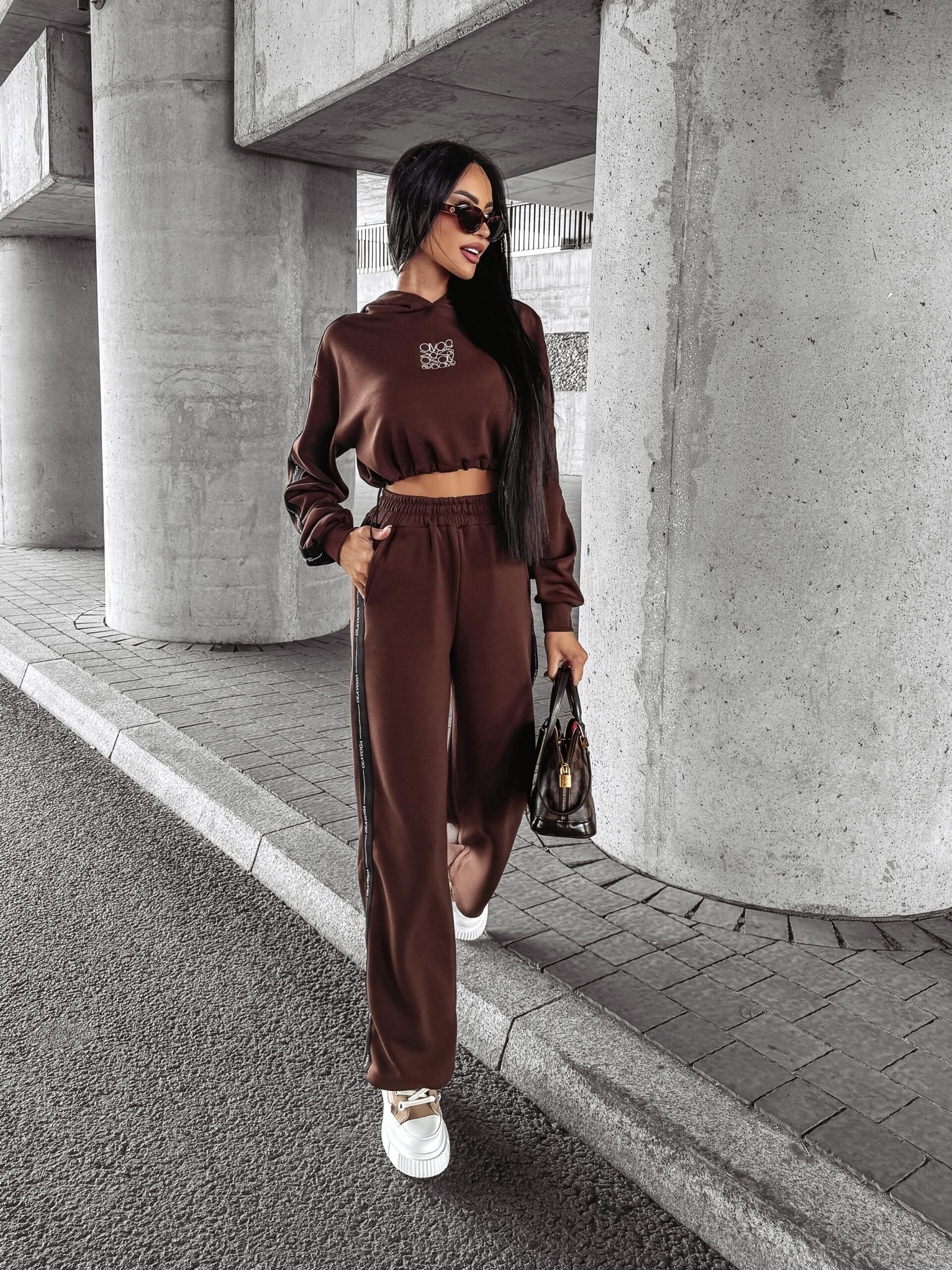 Dres damski z lampasem SHUMM OLAVOGA brązowy