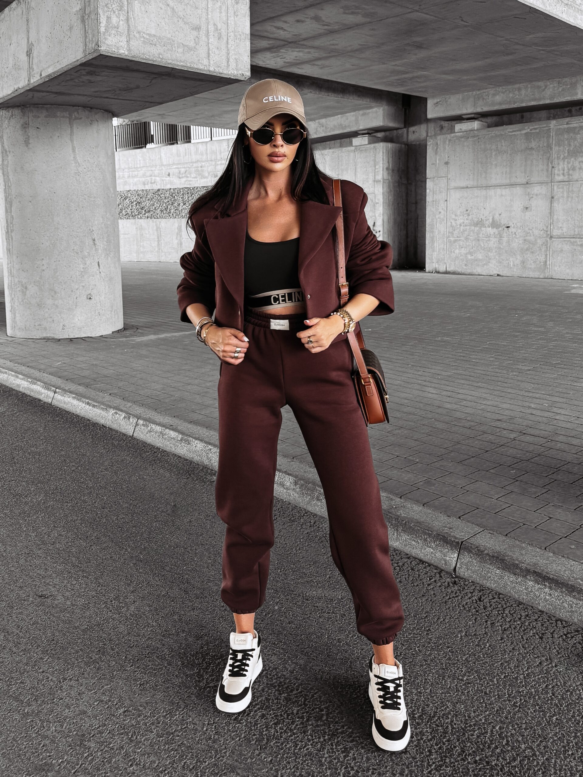 Spodnie dresowe damskie EVOLVE OLAVOGA brązowe