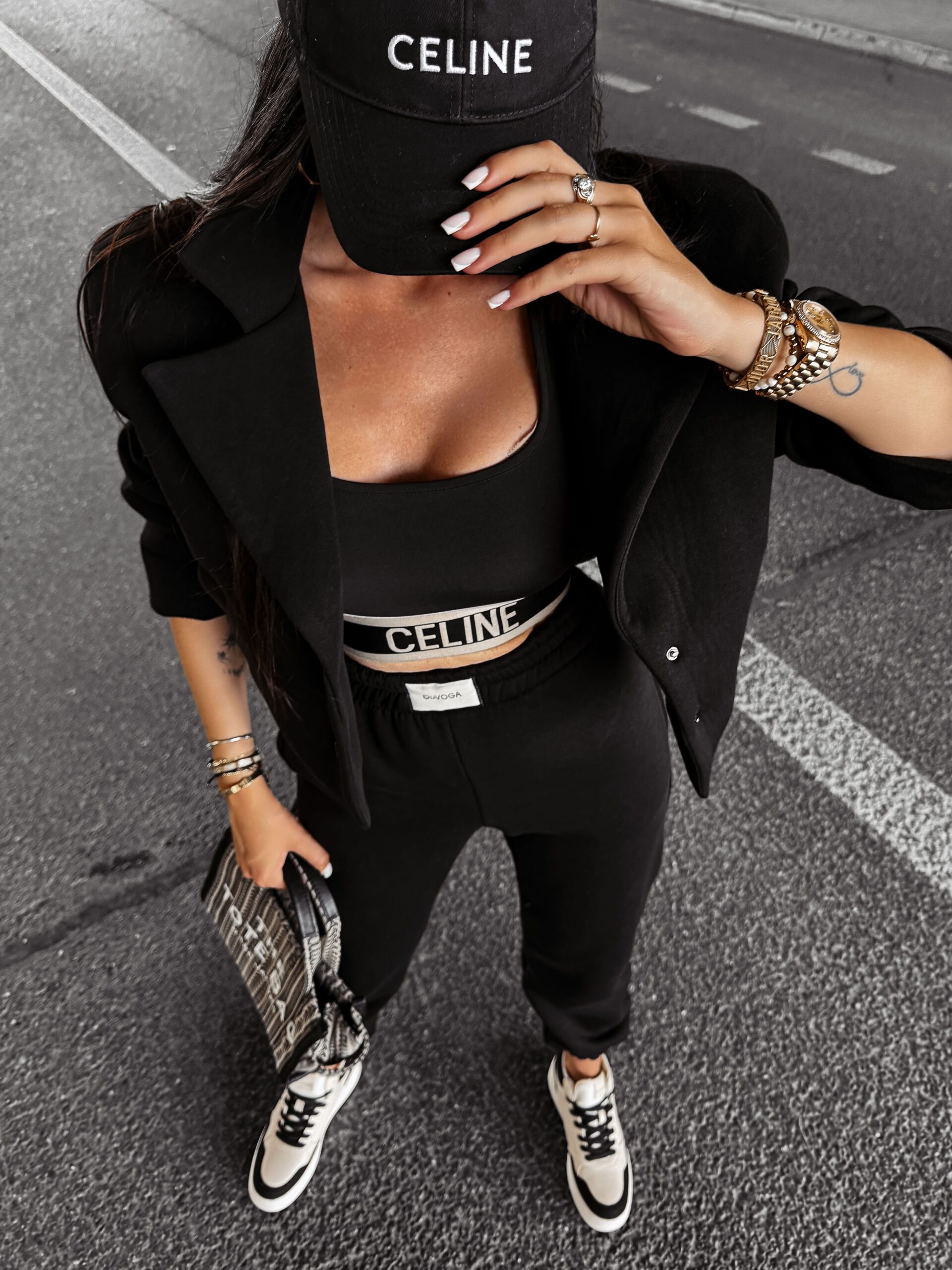 Marynarka bawełniana krótka MOCHA OLAVOGA czarna