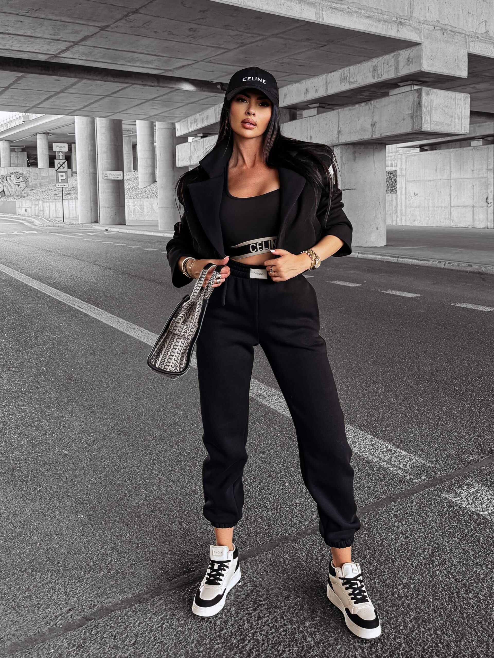 Marynarka bawełniana krótka MOCHA OLAVOGA czarna