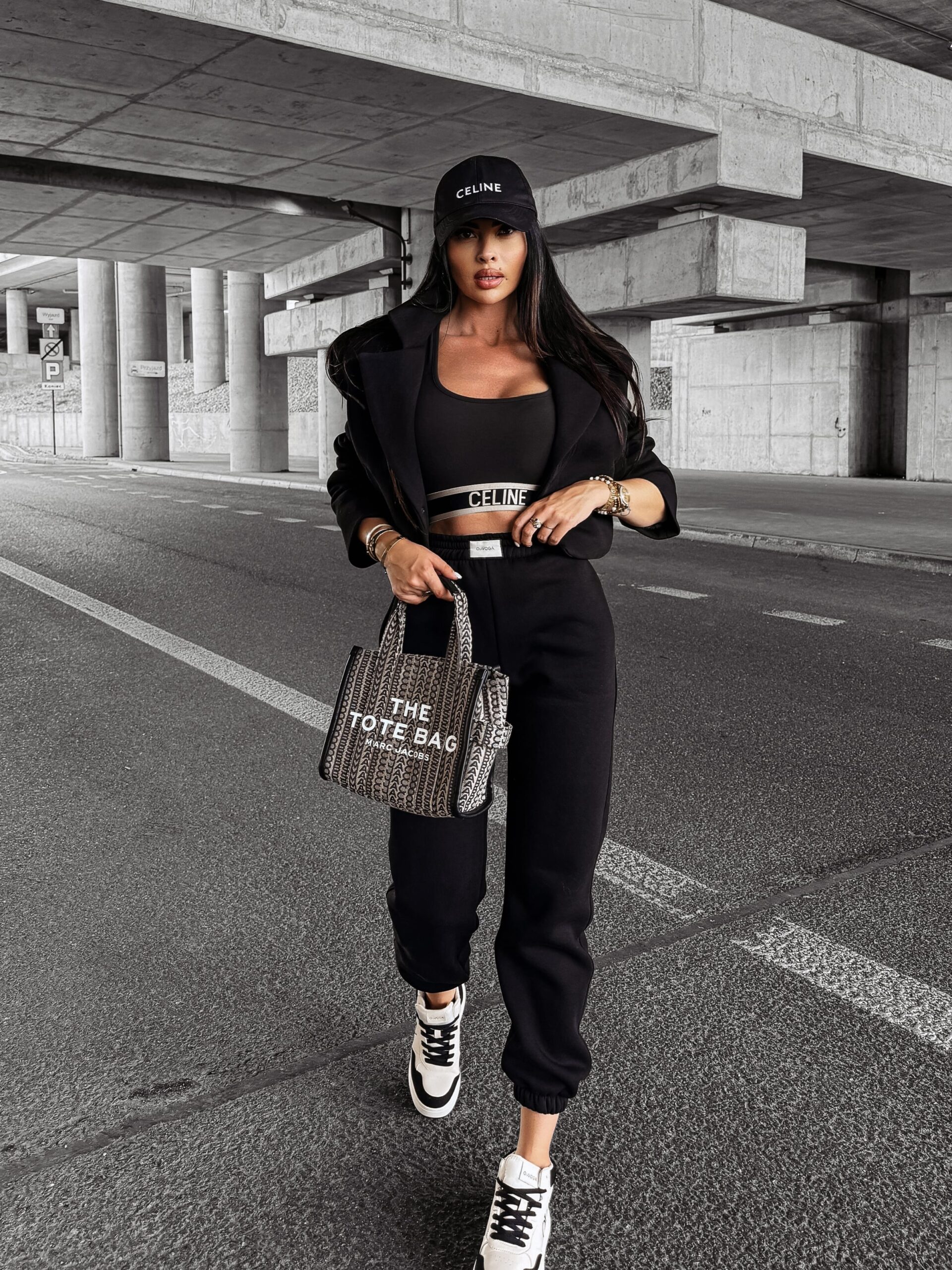 Marynarka bawełniana krótka MOCHA OLAVOGA czarna