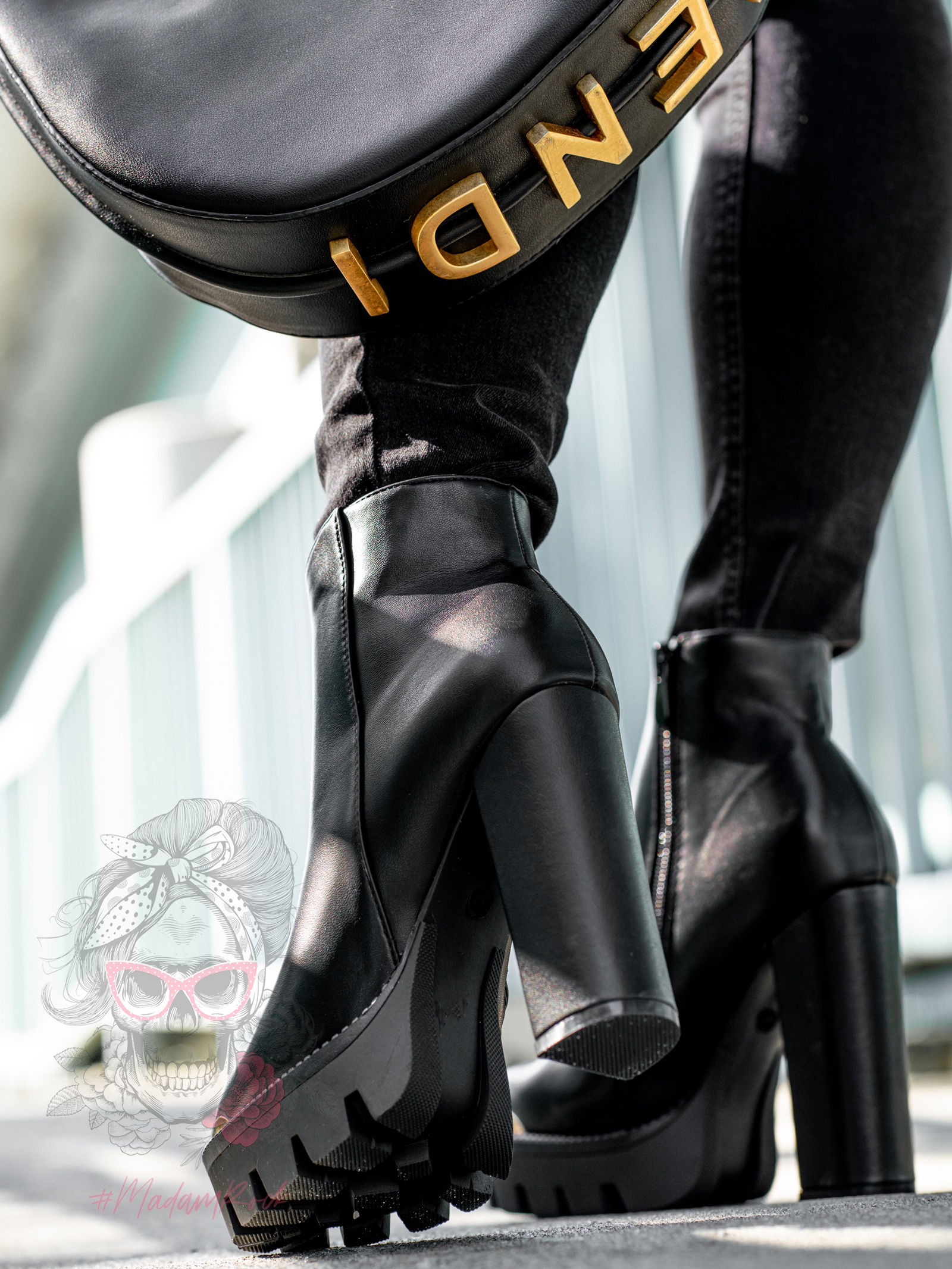 Botki na słupku Rock Little Black czarne