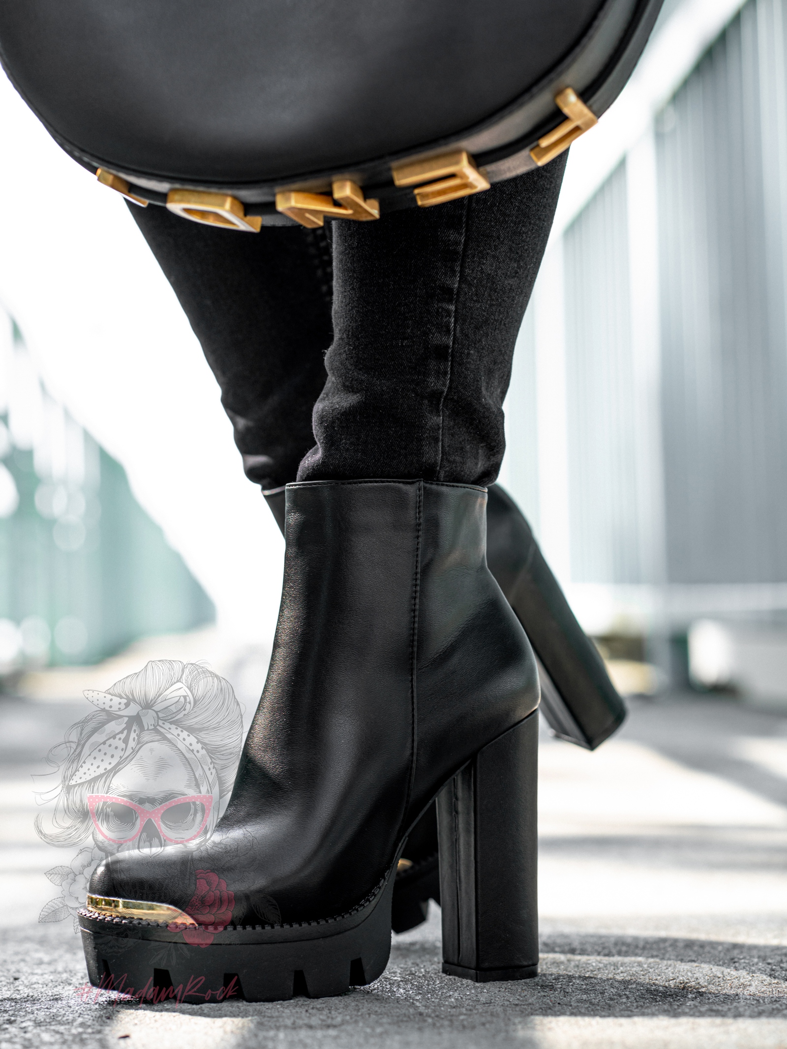 Botki na słupku Rock Little Black czarne