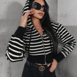 Bluza sweterkowa z kapturem ZOE OLAVOGA czarna