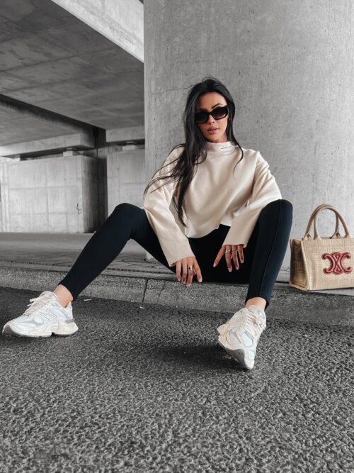 Sweter gładki z półgolfem ENNA OLAVOGA beżowy