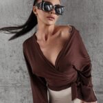 Bluzka z wiązaniem SUSIE OLAVOGA brązowa